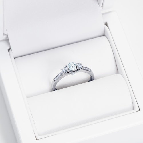 Pierścionek zaręczynowy Dream: białe złoto, akwamaryn